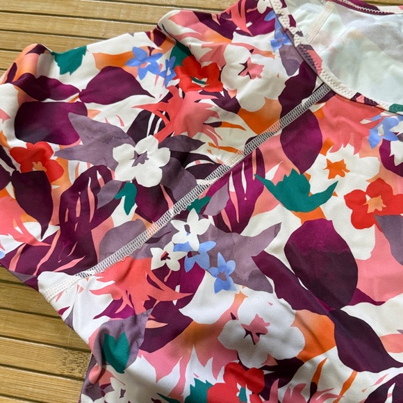 Athleta Swim Surf Rashguard - Picture 3 of 5